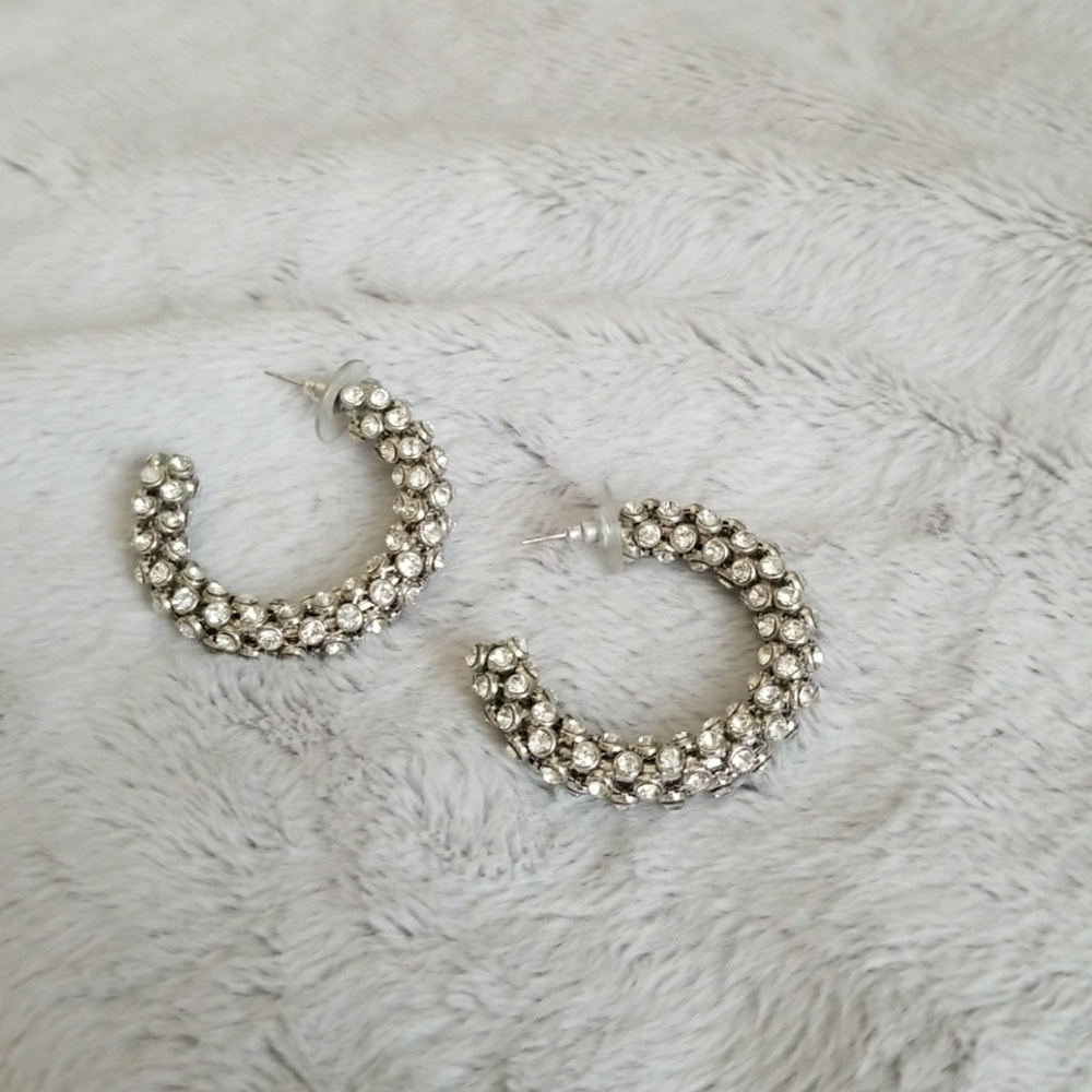 Beautiful diamond hoops💎
